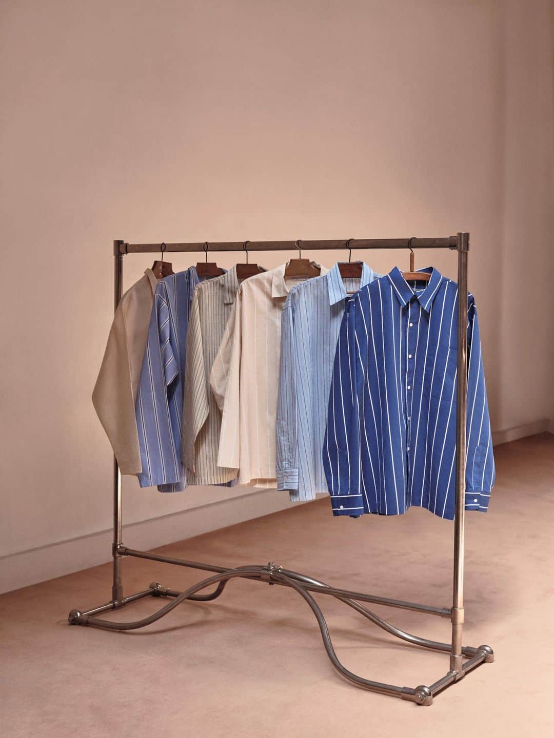 Zara Homeさんのインスタグラム写真 - (Zara HomeInstagram)「STRIPES & OVERTONES • Classic tailoring inspires this bed linen collection, which blends tradition and modernity, elegance and simplicity in the bedroom. Find out our new collection at zarahome.com」8月21日 18時40分 - zarahome