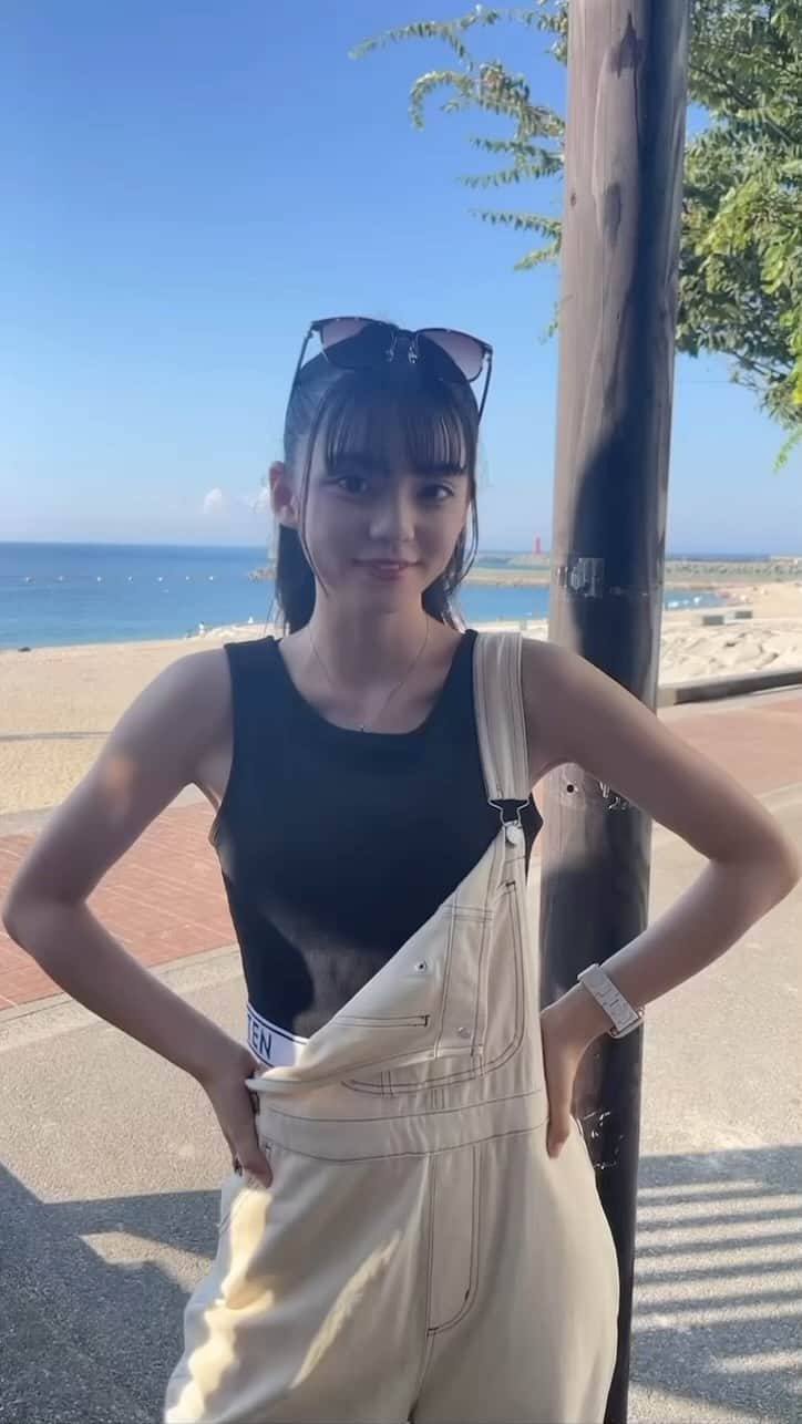 のインスタグラム：「TikTokで好評だったからリールにもÜP😎 沢山見てね🩵  #松島かのん #フィット所属 #制コレ22 #準グランプリ #リール #動画 #リール動画 #サングラス #夏コーデ #黒髪 #ハーフアップ #jk #ljk #17歳 #06 #follow #followme」
