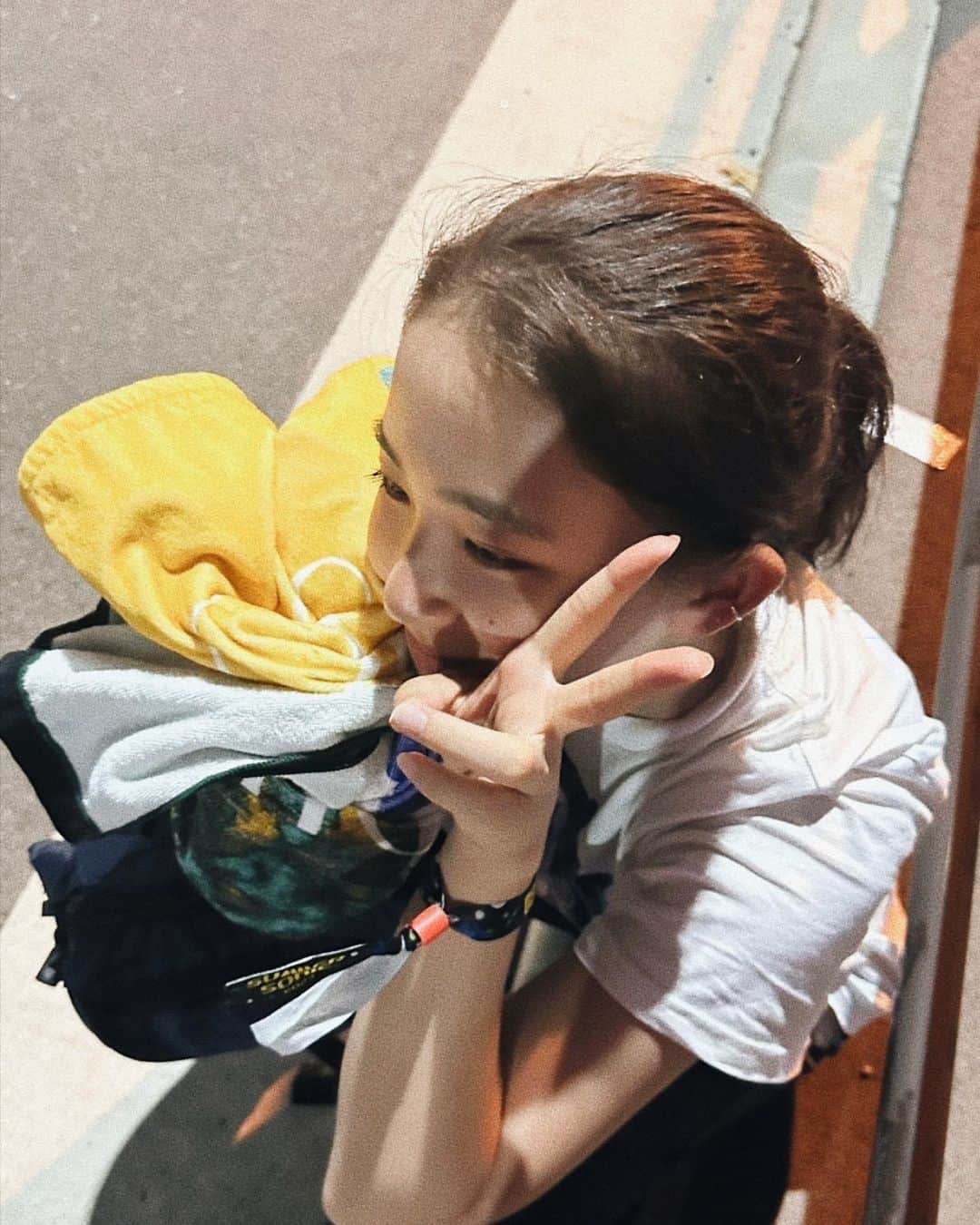 𝐊𝐚𝐤𝐢𝐠𝐢𝐅𝐮𝐤𝐚さんのインスタグラム写真 - (𝐊𝐚𝐤𝐢𝐠𝐢𝐅𝐮𝐤𝐚Instagram)「． ． こころと身体が音楽に満たされた2日間🎧👍🏻🔥❤️ ． ずっと会いたかった人たちも やっと会えた人たちも たまたま好きなアーティストさんの歌すごく近くで見れたり なんて素敵なこと言うんや、、ってMCに感動したり いろんなカタチでいろんな楽しみ方した初フェスでした！ ． （3枚目はちょっと遠目のステージの移動さえ楽しかった写真）🐒💞 ． ． ． ． ． #サマソニ @summersonic_official」8月21日 18時49分 - kakigifuka