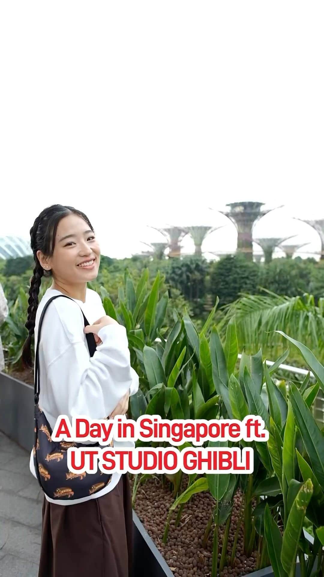 仲川遥香のインスタグラム：「A DAY IN SINGAPORE WITH @uniqloindonesia STUDIO GHIBLI!☺️😚  Hari ini udah launching koleksi UT STUDIO GHIBLI!! lucu2 banget loh baju2nya, kayak baju dan tas aku yang pake di Singapore!! gemes banget kan? yuk dapatkan special koleksi UT STUDIO GHIBLI di toko UNIQLO dan UNIQLO.COM. jangan sampai kehabisan ya!🥰🥰☺️  #GhibliUT」