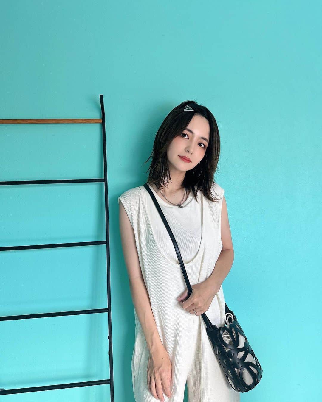 marikoのインスタグラム：「＊ . 旅行には @grl_official のbagを持っていったよー！ ちょうどいい大きさ♡♡  . ＊ #ootd#outfit#mari_code#fashion#grl#グレイル」