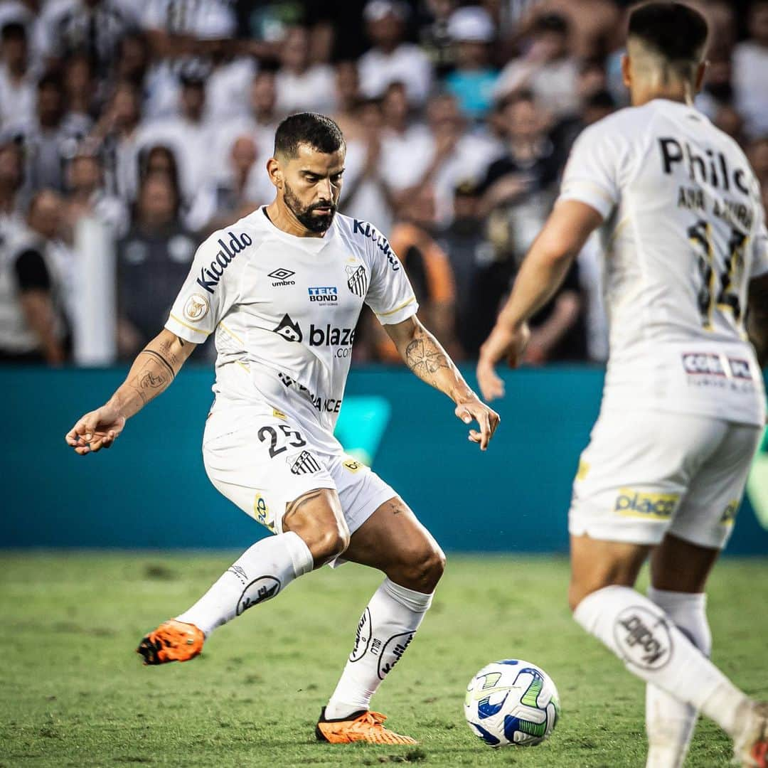 トマス・リンコンさんのインスタグラム写真 - (トマス・リンコンInstagram)「Full-time Santos vs Gremio 2-1  Tibisay 25 🙏🏼 Madre linda que desde el cielo me acompañas donde quiera que voy.  Debut en la Vila 😍 +3 ⚪️⚫️」8月21日 10時09分 - tomasrincon8