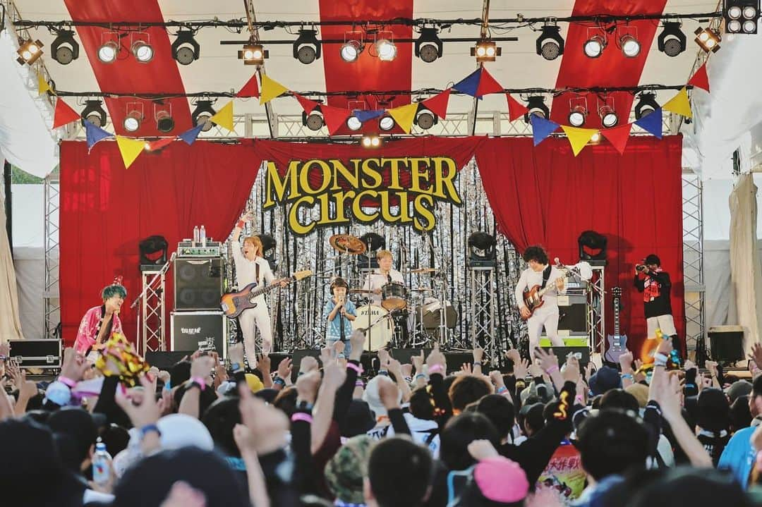 U太さんのインスタグラム写真 - (U太Instagram)「MONSTER baSH 2023  2日間通して暑々のまんのう公園でございました☀️  モンバスでのライブは毎回色んなこと詰め込みすぎなので、詳しくは書けませんがサーカスステージラストまで残ってくれてありがとございました！  また来年も呼んでもらいたいんでここから一年また頑張らねば！  2日間お疲れ様でしたー！」8月21日 10時28分 - utasuxing