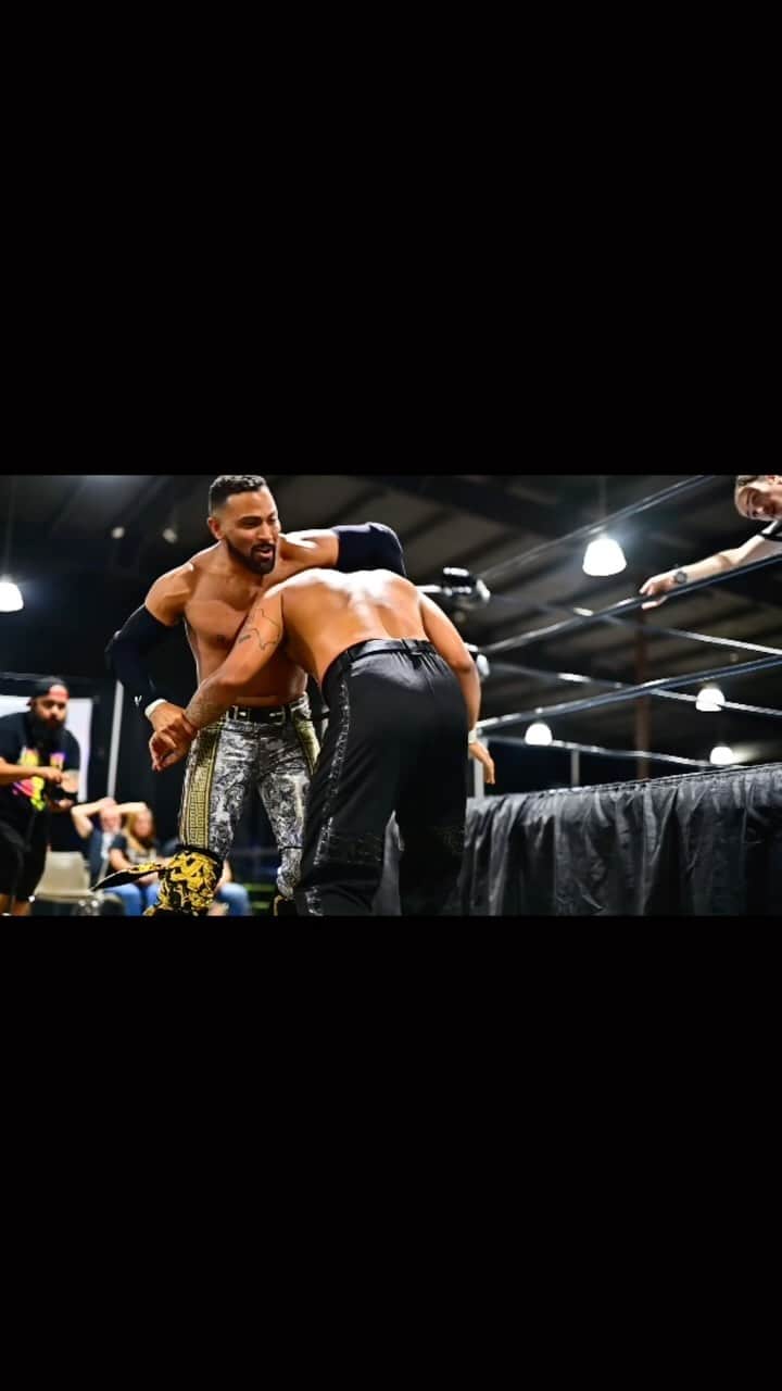 のインスタグラム：「Rocky Romero, King of Sneaky Style  Fully living up to the moniker   Rocky Romero vs Bryan Keith @azucarroc vs @bountykeith   🗓️ 7.22.23 📍 Pasadena, TX 📌 Campbell Hall #️⃣ #IndieShowcase3  @newtexaspro x #TussleMania 📽️👨‍💻」