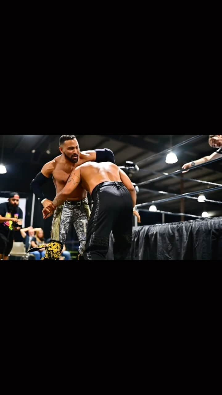 ロッキー・ロメロのインスタグラム：「Rocky Romero, King of Sneaky Style  Fully living up to the moniker   Rocky Romero vs Bryan Keith @azucarroc vs @bountykeith   🗓️ 7.22.23 📍 Pasadena, TX 📌 Campbell Hall #️⃣ #IndieShowcase3  @newtexaspro x #TussleMania 📽️👨‍💻」