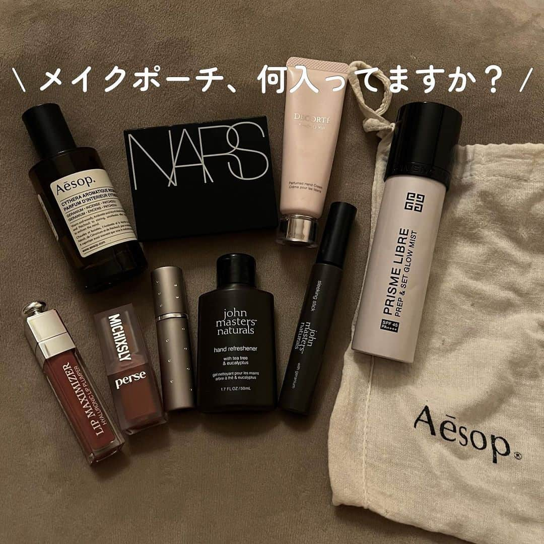 SHEL'MAGさんのインスタグラム写真 - (SHEL'MAGInstagram)「メイクポーチの中、何入ってますか？ ━━━━━━━━━━━━━━━ みなさんのメイクポーチの中って何が入ってますか？？  みんな持ってるメイクポーチなのに、中に入ってるものって人それぞれで全然違いますよね。  「メイクポーチ何入ってるの？」と中身ちょっと気になりますよね。  スタッフにポーチの中身聞いちゃいました。  「同じの持ってる！」「そんなコスメあるの？」と発見があるかも。。！ ━━━━━━━━━━━━━━━ #SHELTTERWEBSTORE  #SHELMAG  #ショップスタッフ  #ポーチの中身」8月21日 10時52分 - sheltter_mag