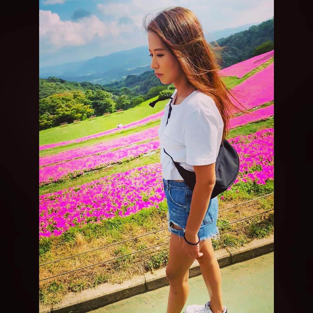 通野未帆のインスタグラム：「#summer #🧡 #💚 #🩷 #🩵  #通野未帆 #av女優 #とおのみほ」