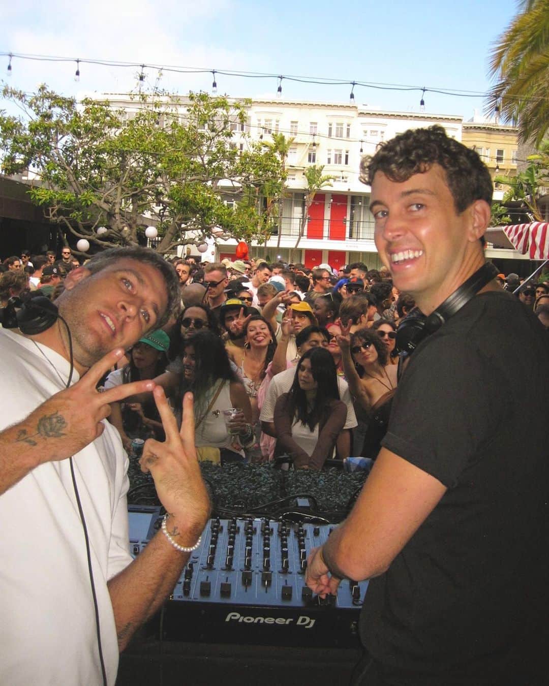 Flight Facilitiesのインスタグラム：「Ain’t no party like a San Fran pool party 🏖 Sorry for the slight PJ flex on the last slide.」