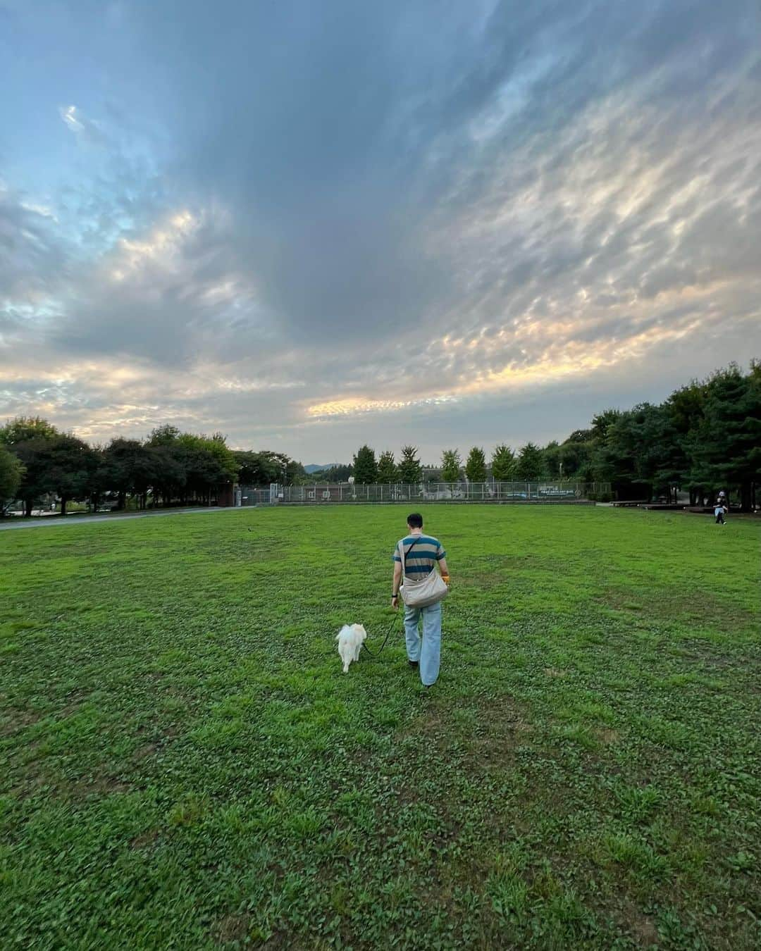 ト・サンウのインスタグラム：「실컷 웃고 뛰고 놀자 🐶」