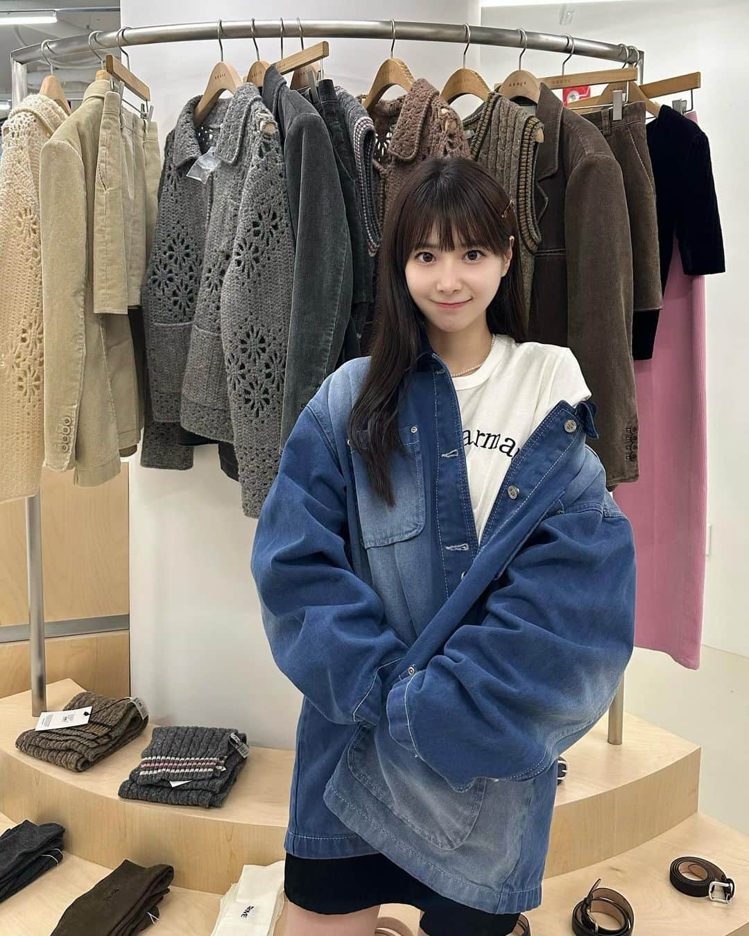 キム・ダエさんのインスタグラム写真 - (キム・ダエInstagram)「미리보는 @grovestore 23 F/W 예쁜 옷 옆에 예쁜 옷.. 이번 내 가을 옷장도 그로브로 꽉 채워질 예정 🤎」8月21日 11時15分 - d.yea