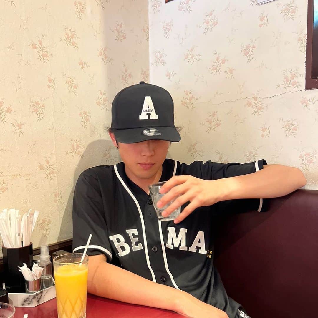 樫尾篤紀のインスタグラム：「BASEBALLシャツ いい感じ笑  #野球#ABEMA#BASEBALL」