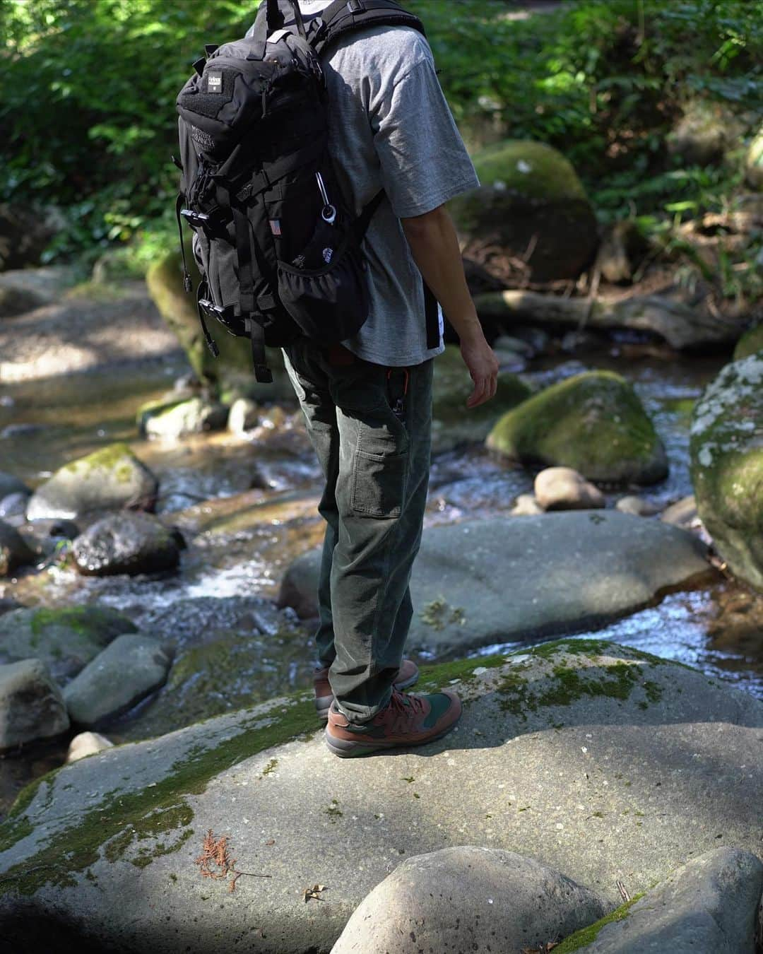 ROOT CO. Designed in HAKONE.さんのインスタグラム写真 - (ROOT CO. Designed in HAKONE.Instagram)「. Stretch Corduroy Pants (Green)  #root_co #rootco #stretchcorduroypants #outdoors #hiker」8月21日 11時43分 - root_co_official