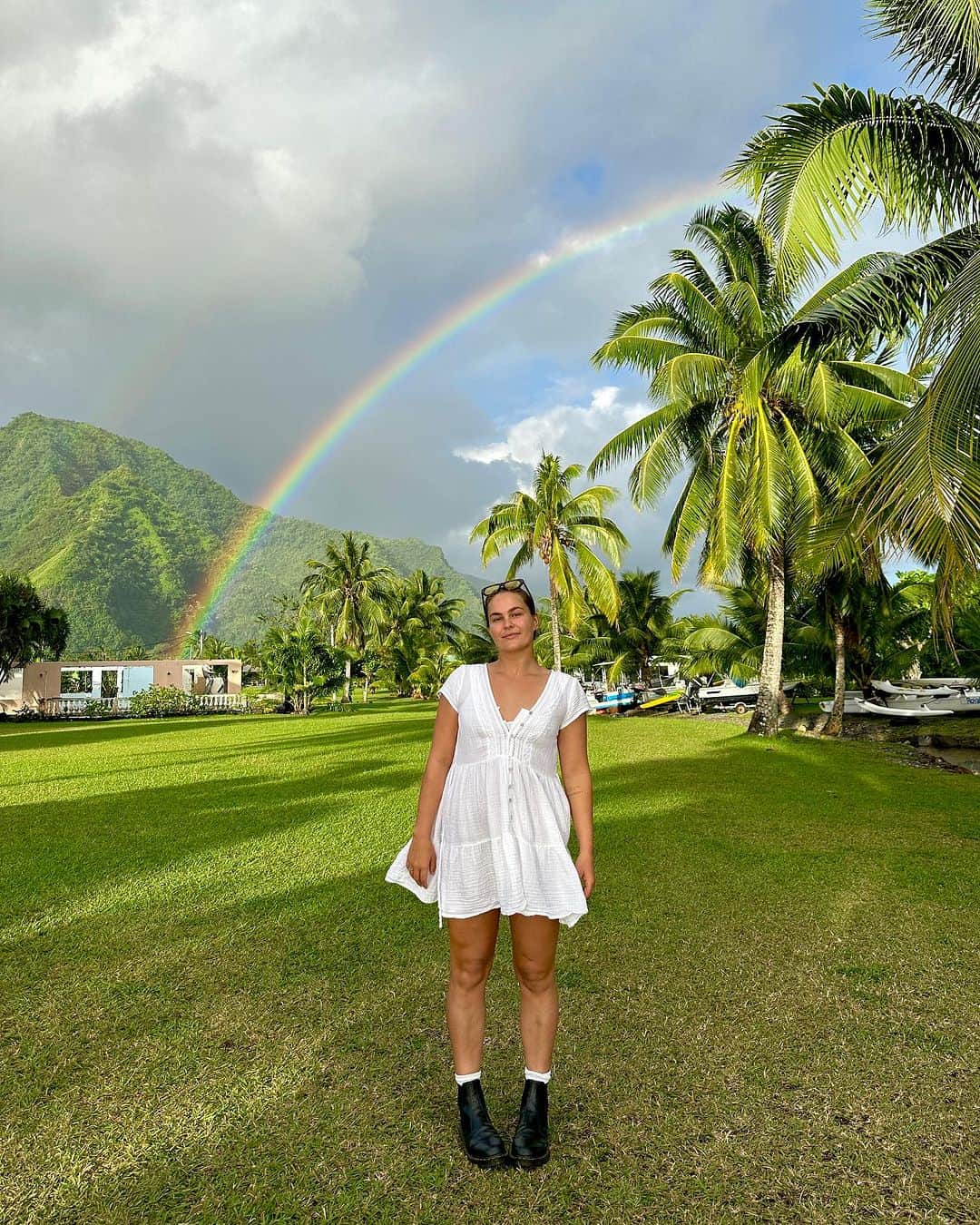 フェリシティー・パルマティアーさんのインスタグラム写真 - (フェリシティー・パルマティアーInstagram)「TAHITI PART 1.   drone image // @bradylaw」8月21日 11時46分 - flickpalmateer