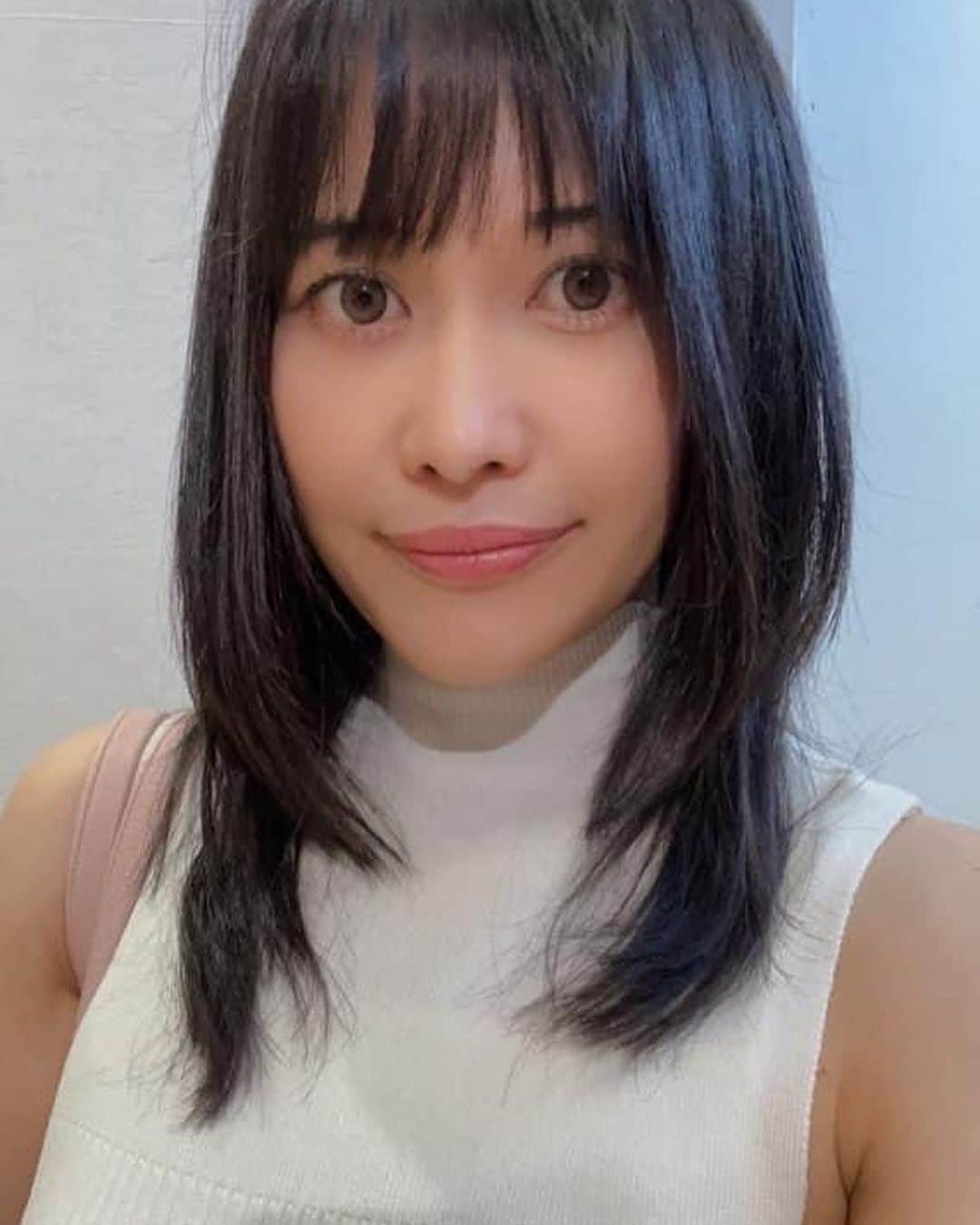 のインスタグラム：「昨日はオンラインサイン会ありがとうございました！ 今日から暫くドラマの撮影現場です🎬 MV、ドラマ撮影などこの夏は俳優としても色々やらせて頂いております✨  27日(日)は劇団FREE SIZEの舞台スタッフで入りますので（ジュニアミュージカル「君とロミオとジュリエット）プロレスはお休み致します。  10月16日(月)の音楽丼では初めて1人で歌を歌わせて頂きます。10人ほどで満席になってしまう小さめの会場なので観に来られる予定の方は事前にご連絡下さい！  🍑今後のスケジュール🍑  【プロレス】 PURE-J女子プロレス大会詳細 https://pure-j.jp/event_new/  　【谷ももグッズ通販】 　クールマフラータオル 　https://purej.thebase.in/items/77328033 　ポートレート 　https://purej.thebase.in/items/57577414 　デジタルイラスト 　https://purej.thebase.in/items/77091979  ・9月2日(土)13:00 　「電撃第6戦 町田プロレス」  @ 芹ケ谷公園 (東京/町田市) 　→お友達の町田リスっちが久しぶりに試合するらしいです🐿  ・9月3日(日)17:00 　@亀アリーナマッチ 　最前列席 4000円 　 2階席 4000円  　指定席 3500円 　亀アリーナ紹介動画🐢 　https://youtu.be/ap0KoshZ8Hw  ・9月10日(日)18:00 　@BASEMENT MONSTAR 王子   最前列席 5500円   指定席 4400円　  ※入場時、別途ワンドリンク代500円が必要となります。  ・9月17日(日)16:00   FBWファイヤープロレス 　@ミズノフットサルプラザ広島  →チケット予約は、予約名・日付・座種枚数・連絡先をDM下さい。  ・9月18日（月・祝）17:00   @亀アリーナマッチ  ・9月23日（土・祝）18:00 　@板橋グリーンホール  ・9月24日(日)14:00 　第5回御成座映画館プロレス『雲外蒼天』 　ロイヤルシート8500円 　スーパーシート8000円 　リングサイド  7000円 　自由席  5000円 　最後列シート  4000円 　→チケット予約は、予約名・日付・座種枚数・連絡先をDM下さい。  ・10月1日（日）13:00   大阪・生野区民センター  ・10月9日（月・祝） 　　@BASEMENT MONSTAR 王子  ・10月14日（土）〜15日(日) 　coming soon  ・10月16日(月)19:00    音楽丼🎶 　@八王子アコースティックライブ　びー玉   ＨＰ：http://harry-zone-24.wixsite.com/biidama   料金：２０００円（別途ドリンクオーダー） 　→谷ももまでご連絡下さい  【舞台】 ●11月1日（水）～5日（日） 　劇団 FREE SIZE 特別公演 『shuffle! 10』 　＠新宿 サンモール  ・11月23日（木・祝）18:00 　@板橋グリーンホール  ・12月17日(日)11:30   @後楽園ホール  【プロレスご予約】  https://pure-j.jp/ticket-reservation/  ※メッセージ欄に「取置選手:谷もも」と必ずご記入下さい。 会場でご購入の場合、当日券でお越し下さる場合も「谷もも」扱いでご予約頂けると喜びます！ ※又はSNSのダイレクトメールに直接ご連絡下さい💌 ※予約特典は売店で本人に予約名をお伝え下さい！  #プロレスラー #wrestling #PUREJ #俳優  #女優  #劇団FREESIZE #プロレス  #谷もも #Professionalwrestling  #Wrestler #Tokyo  #Japan  #prowrestling  #prowrestler」