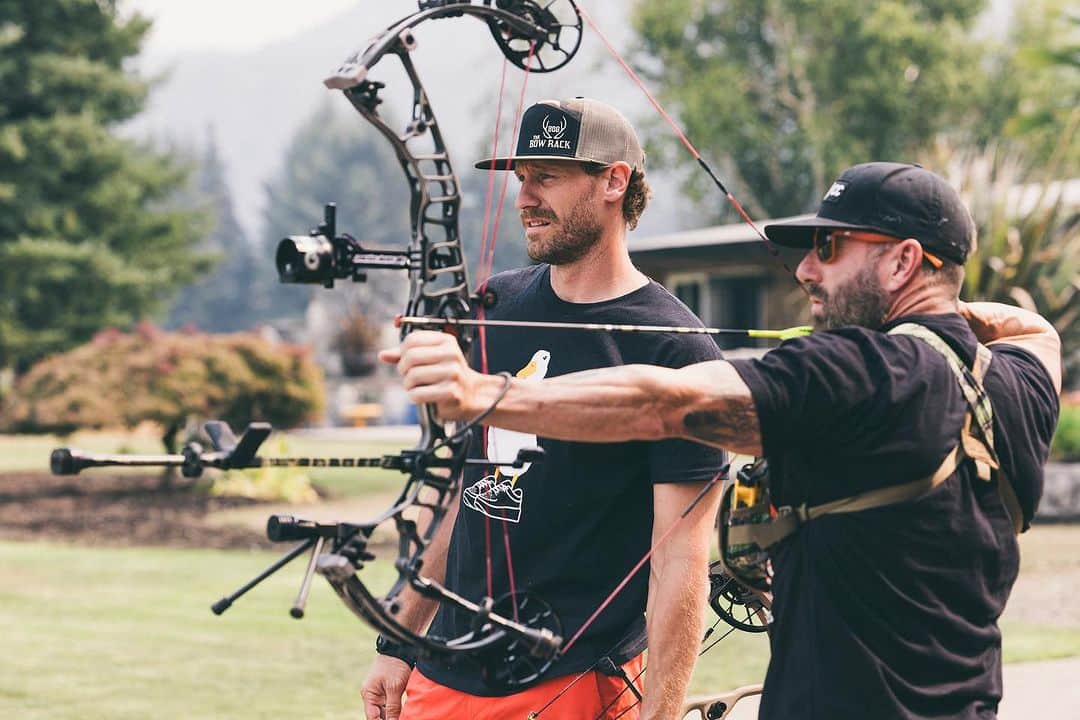 チェイス・ライスのインスタグラム：「Had a day with @cameronrhanes, best bow hunter I know, and a great dude. Thanks for havin me buddy. Podcast comin soon y’all🤘🏼📸: @evan_destefano」