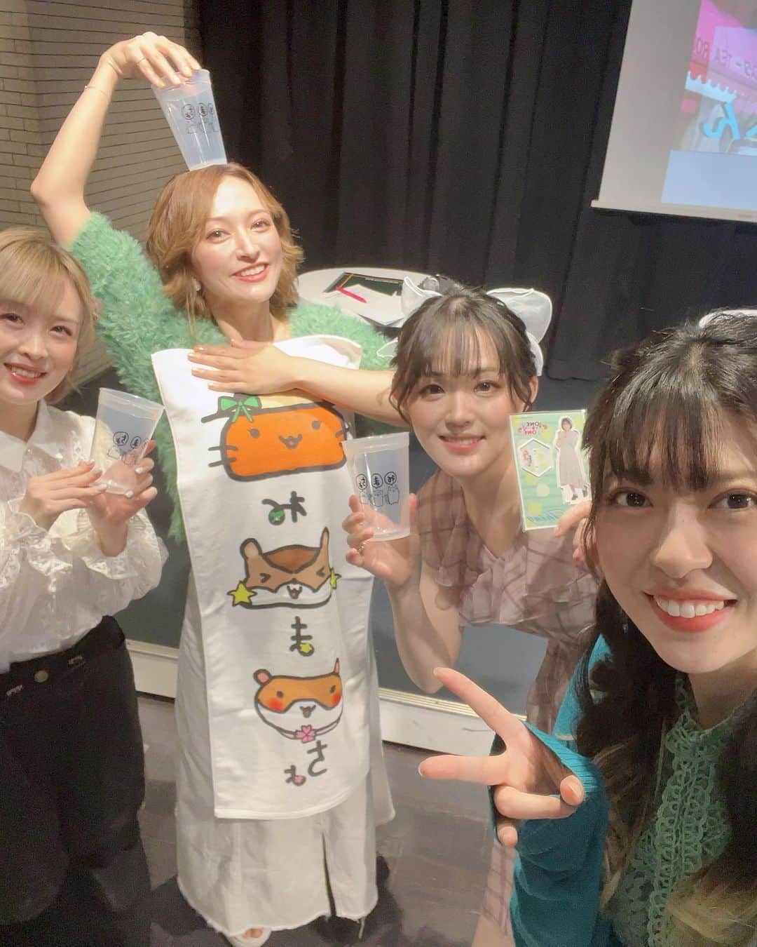 のインスタグラム：「大阪イベントご来場andご視聴ありがとうございました✨️  ルゥちゃお邪魔しましたーー😊 皆でわいわいゲーム楽しかったです✨️ ルゥちゃんのオススメの緑茶もめちゃくちゃ美味しかった😋✨️  そしてねまちょもありがとうございましたー！ 大阪のまんなか楽しかったです✨️ ゲームもトークも皆でわちゃわちゃ楽しかったヾ(*´∀｀*)ﾉ♥️  北海道だったり台湾だったり... いきたーーーーーいヾ(*´∀｀*)ﾉ♥️   #ねまちょ  #ルゥちゃ」