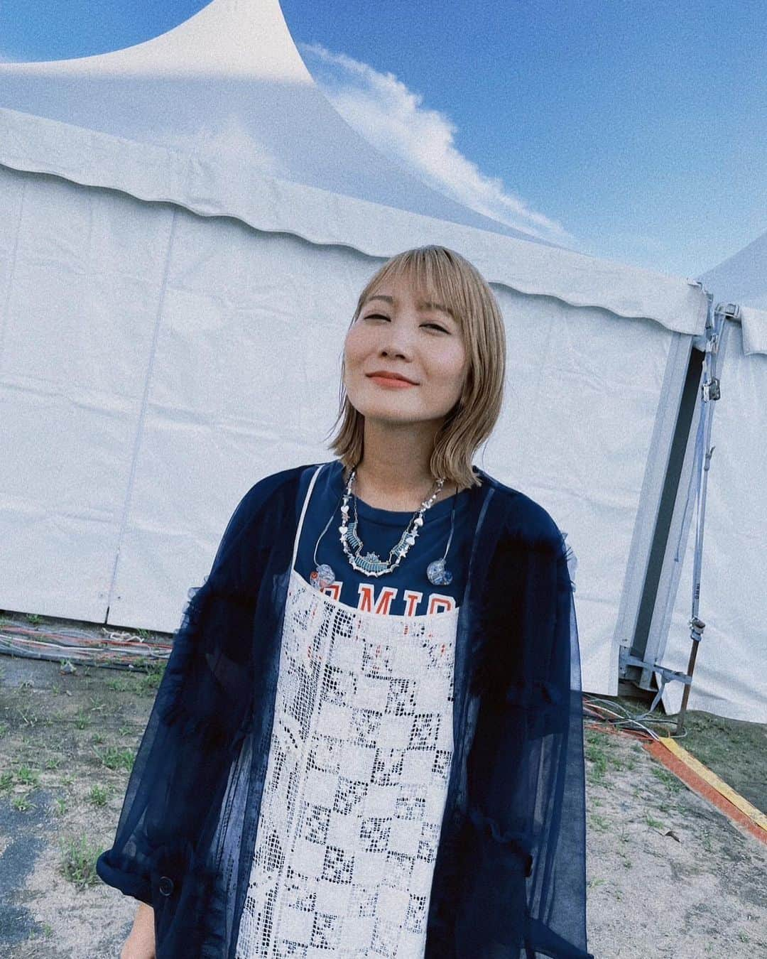 Saoriさんのインスタグラム写真 - (SaoriInstagram)「昨日深瀬くんMCで、 「みんな無理せんで」って言うてたと 思うねん🤔  「え、なになに今の関西弁？」って ツッコむべきやったかな？ 知らんけど。  サマソニ二日間ありがとう。 なかじんとYOASOBIとBlurを見た夏でした。  #summersonic」8月21日 12時06分 - saori_fujisaki