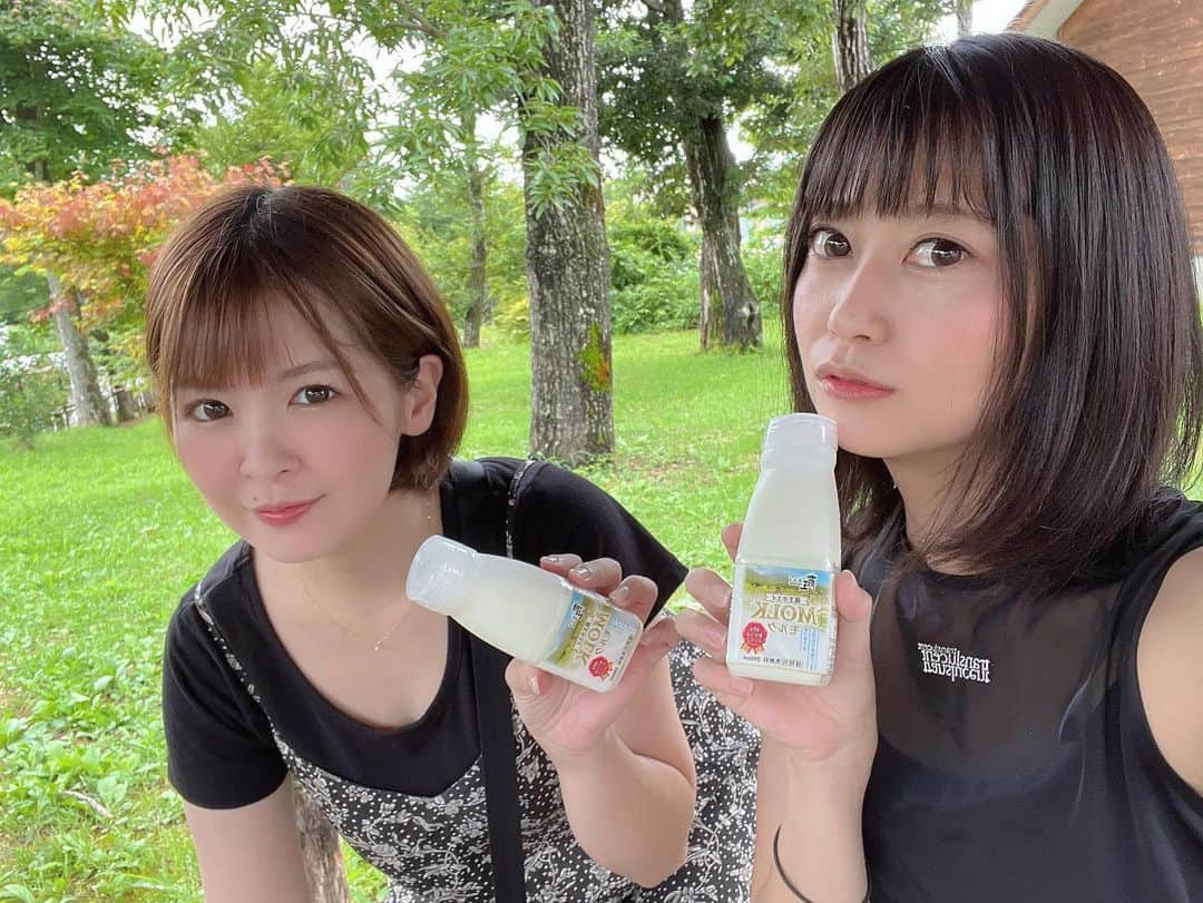 水口美香さんのインスタグラム写真 - (水口美香Instagram)「ひなちゃんと宮城蔵王の旅🥰🥰  蔵王チーズ工房のモルク美味しすぎてお取り寄せ不可避です  #モルク #御釜 #蔵王」8月21日 12時10分 - mika.mizuguchi