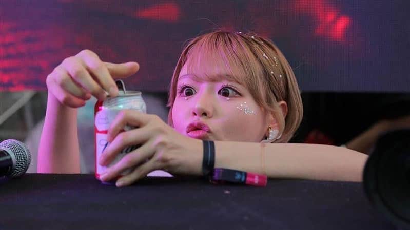 浜崎真緒のインスタグラム：「😘」