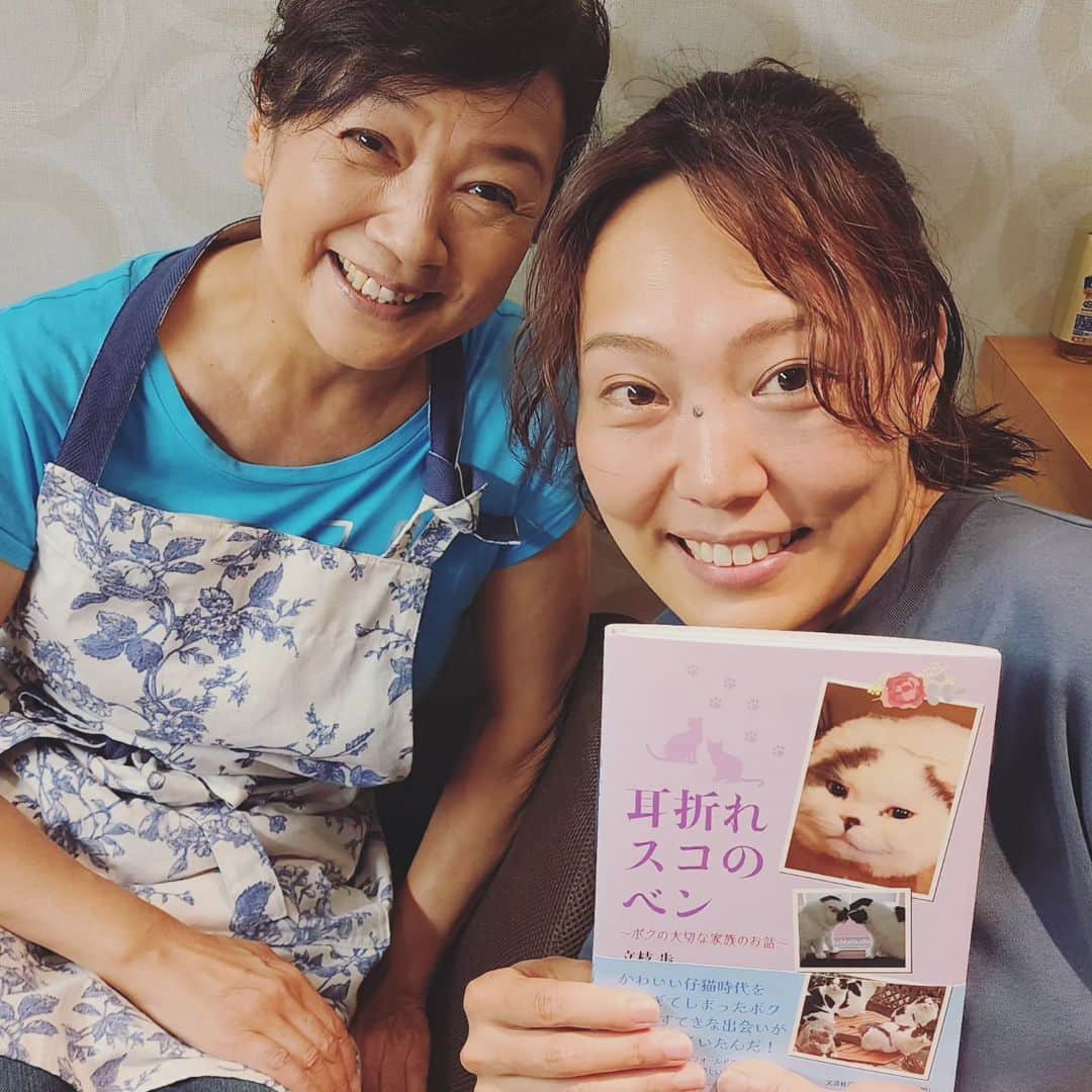 せいのゆみのインスタグラム：「無事公演終了いたしました  実のある時間 本当に感謝  立枝歩さん 「耳折れスコのベン」 サインまでいただいちゃいました ありがとうございます  立枝さんの演技は 暖かく 深く 大きく  そして俳優として役に向かう姿勢が真摯で貪欲で 素晴らしい先輩と出会わせてくれたこの作品  一生の財産になりました」