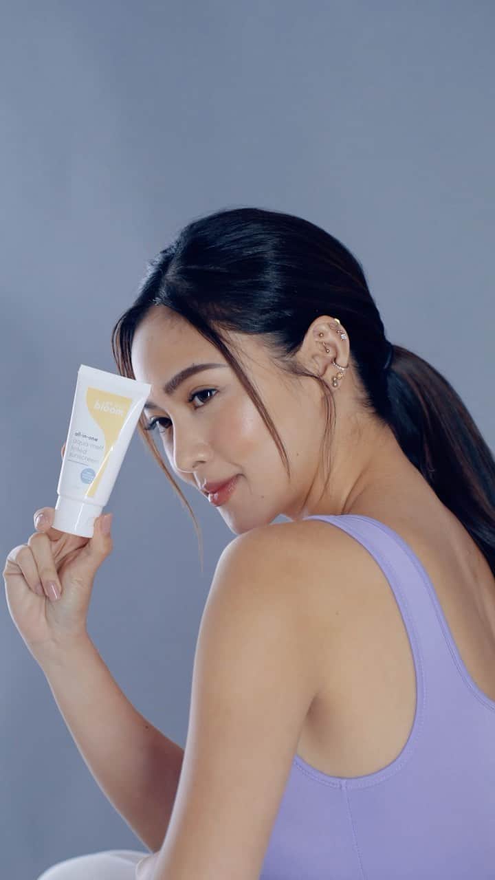 Kim Chiuのインスタグラム：「Secret is out!!!!💕💕💕 So happy to be part of @facebybloom family. 🌸 I’ve been using this product for months now and I super love the effect on my skin. Love that their products are friendly for sensitive skin like me. 🥰 I’ll be sharing with you soon more of my skin regimen. ☺️ For now enjoy our BTS during our photoshoot!💜 Thank you for having me #faceByBloom family 🥰  #ITsTimeToBLOOM #GlowingSkin」