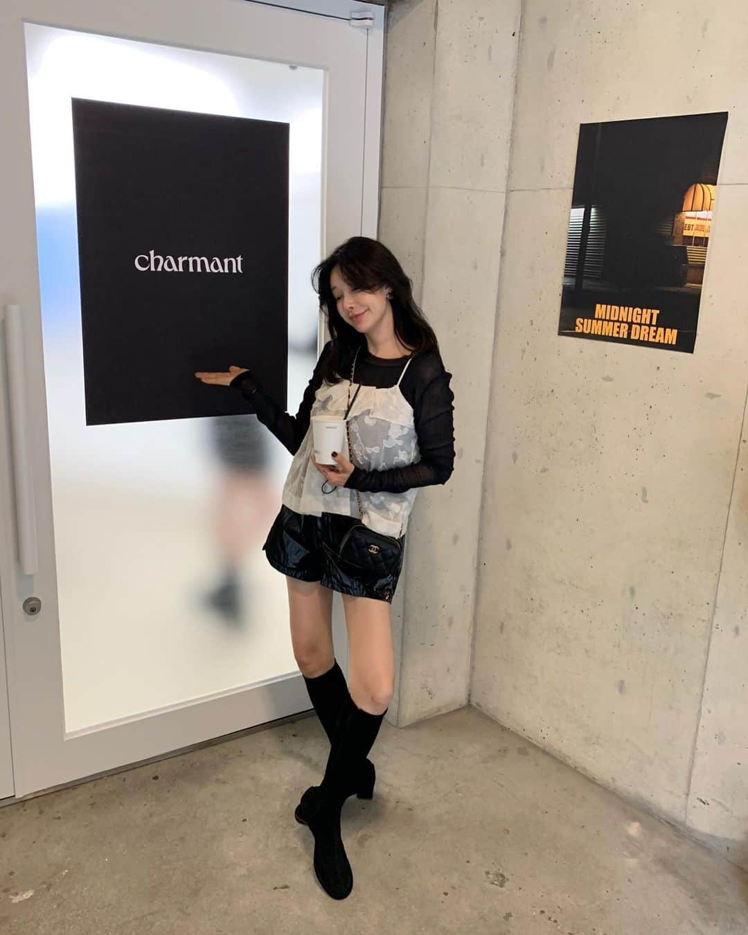 nanaさんのインスタグラム写真 - (nanaInstagram)「살랑스런 카미카미🖤  함께 매치한 화이트티셔츠는 “캐서린” 팬츠는 “오를레앙” 검정티는 “라일” 팬츠는”시드니” 랍니다.  모두 나흐나흐로 매치 해봤어요 다음 코디엔 다양하게 해볼께요🖤」8月21日 12時54分 - luv__ribbon