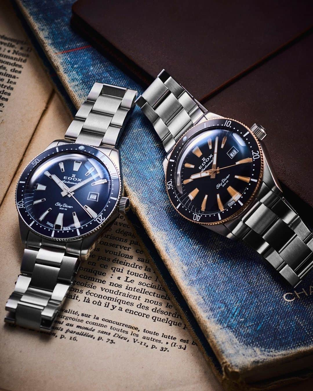 エドックスさんのインスタグラム写真 - (エドックスInstagram)「#スカイダイバーコレクション SKYDIVER DATE AUTOMATIC LIMITED EDITION  スイス軍のパラシュート部隊のために極秘に作られたミリタリーウオッチの復刻コレクション。  フォーマルシーンで活躍するブレスレットタイプのモデル。付属のレザーストラップに付け替えると、一味違う雰囲気をお楽しみいただけます。  ___ #EDOX #エドックス #高級腕時計 #防水時計 #ミリタリーウォッチ  #パイロットウォッチ #限定時計 #swissmade #swisswatch #thewaterchampion」8月21日 19時15分 - edox_jp