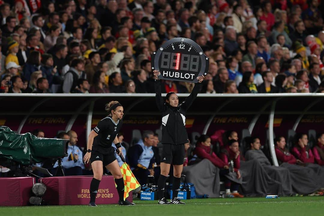 ウブロさんのインスタグラム写真 - (ウブロInstagram)「Spain shines at the FIFA Women's World Cup 2023™! Congratulations to Hublot Friend of the Brand @alexiaputellas and her team for their stunning victory ! With precision timekeeping and the iconic Hublot #BigBangE Gen 3 watch devoted to the world’s greatest game, every moment is captured. #HublotLovesFootball #fifawwc #beyondgreatness」8月21日 13時57分 - hublot