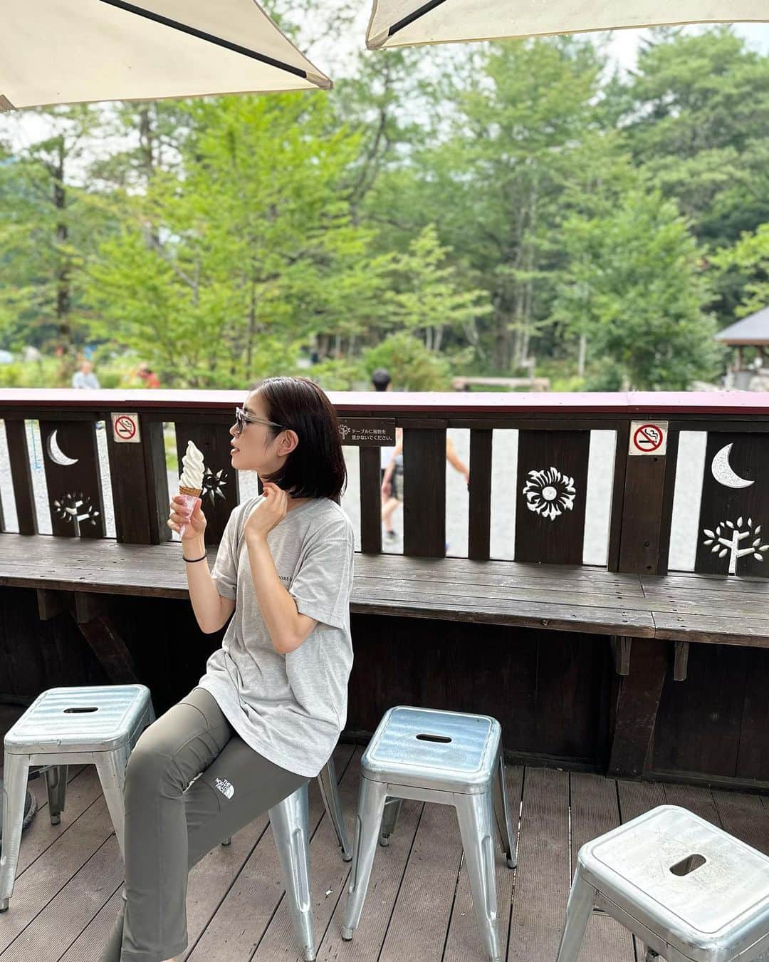川人未帆さんのインスタグラム写真 - (川人未帆Instagram)「・ All the way to this🍦🍦 4時間歩いたソフトクリーム、最高に美味しい。。。 有名なソフトクリームらしい。」8月21日 15時18分 - miho0319kawahito