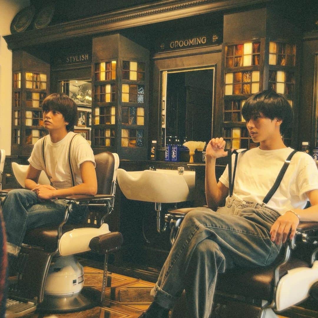 のインスタグラム：「⁡ ⁡ #Another_KP_Shooting #ピース_グッズ #KingandPrince」