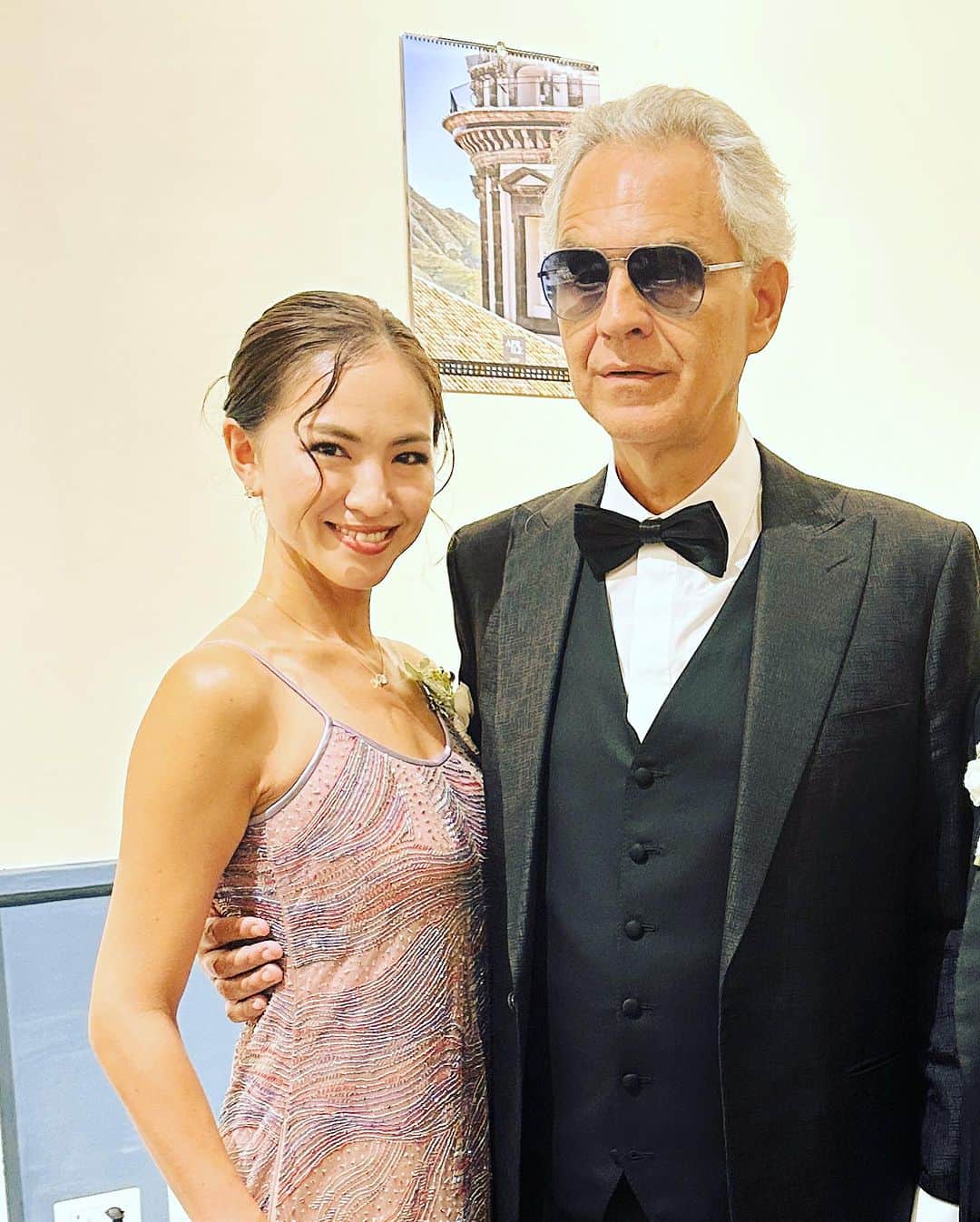 西内ひろさんのインスタグラム写真 - (西内ひろInstagram)「Last night was really amazing...🙏  この様な奇跡のご縁に感謝です。  アンドレア・ボチェッリさんとご挨拶も出来るなんて😭 クリスタッカーさんも素敵な方で、とても光栄な時間となりました。  Thank you for this amazing opportunity! @davidfoster  with Mr Andrea Bocelli    👗　@giorgioarmani   #italy  #palace #napoli」8月21日 15時48分 - 0214hiro