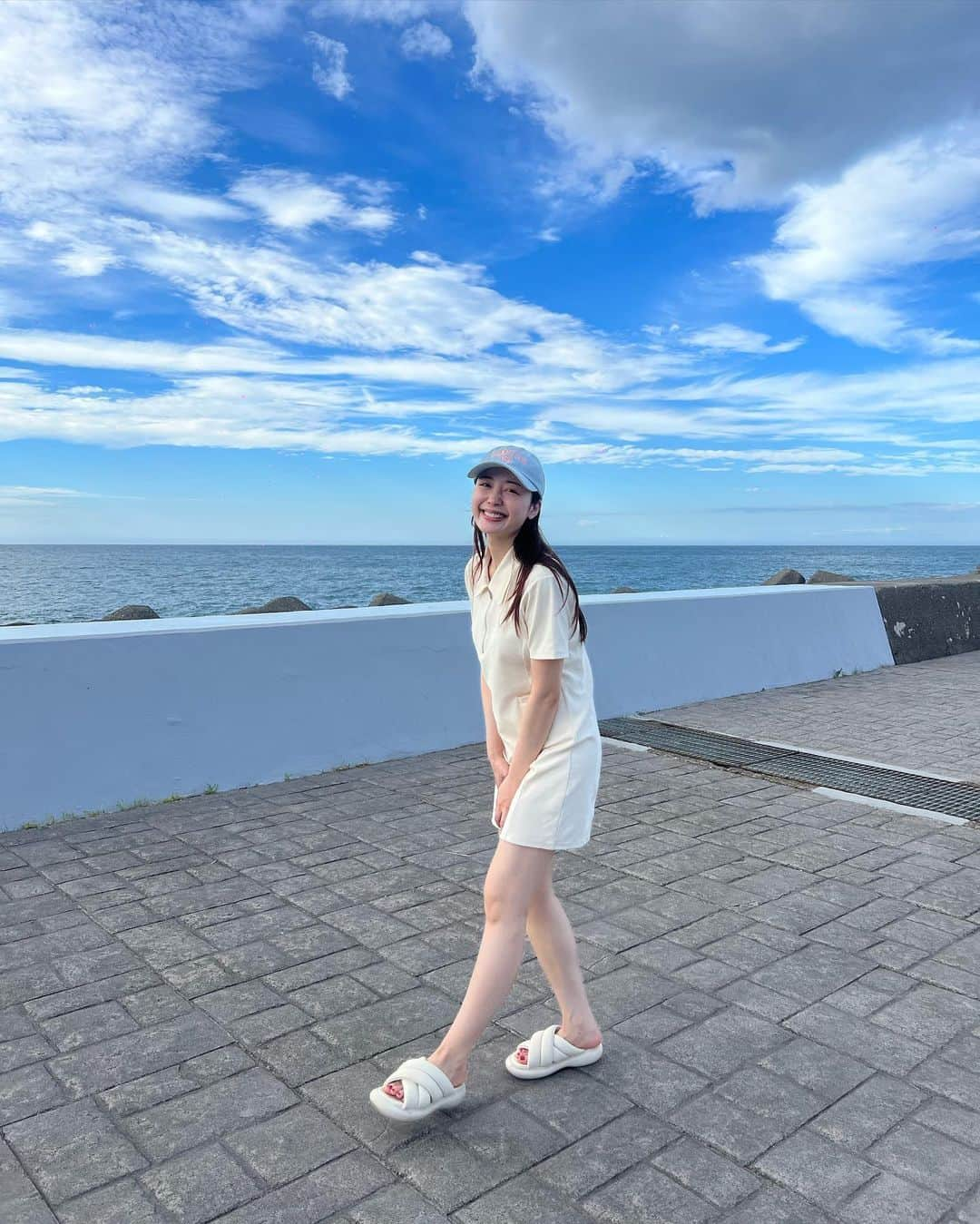 浦まゆのインスタグラム：「☁️💙」