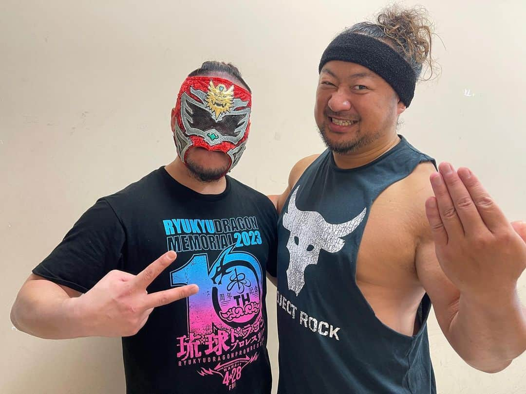 吉田隆司のインスタグラム：「昨日の興奮まだ冷めやらず🤩 #dragongate #prowrestling #ryukyu #okinawa #lucha #luchalibre #mexico #mask #muscle #ドラゴンゲート #プロレス #琉球 #沖縄 #インスタ映え #筋肉 #ルチャリブレ #メキシコ」