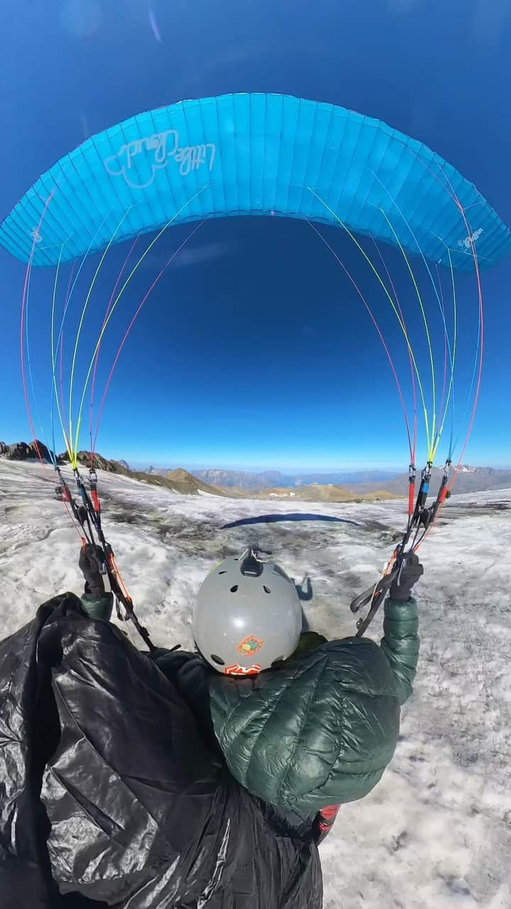 ルスタン・ゲルマノフのインスタグラム：「Breathtaking fly from a glacier. Thin air at takeoff 3400m. Can't explain all emotion I have in a fly. At this moment I become myself at one with nature. it is incredibly exciting to explore my inner world and feel like I'm  truly living on this wonderful planet. I am grateful to fate for all its gifts that happen to me.」