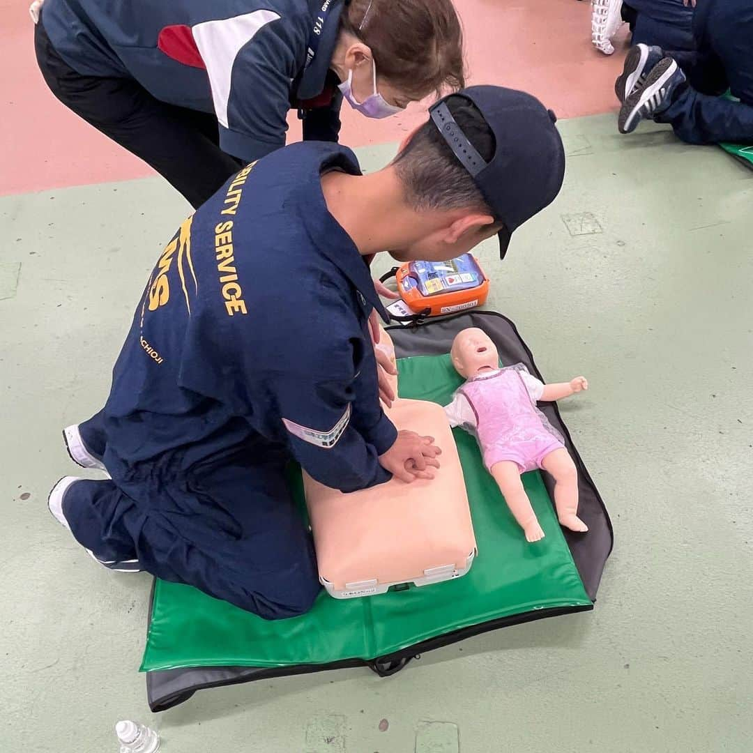 日本工学院さんのインスタグラム写真 - (日本工学院Instagram)「一級自動車整備科/自動車整備科の学生が、上級救命講習を受けている様子💁‍ . いつか誰かの大切な命を救うため、真剣に受講しました😌 . . 「#日本工学院」をチェック！！ 学生が投稿したリアルな日常風景を見ることができますよ！ . . #nihonkogakuin #専門学校 #日本工学院八王子専門学校 #日本工学院専門学校 #教職員投稿写真 #一級自動車整備科 #自動車整備科 #若きつくりびと #自動車整備士 #自動車整備士の道 #メカニック #ものづくり #自動車 #車好き #車好き男子 #車好き女子  #1級整備士 #2級整備士 #ロードサービス #メンテナンス」8月21日 16時02分 - nihonkogakuin