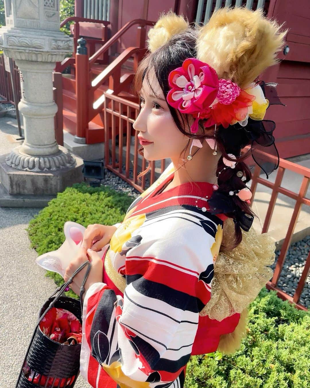 朝比奈りるさんのインスタグラム写真 - (朝比奈りるInstagram)「今年初浴衣👘 きつねの耳としっぽもついてるよ🦊♡  #くびれ職人 #followme #gravure #model #フォロー大歓迎 #グラビア #グラビアアイドル #コスプレ #instagood  #被写体  #角色扮演  #外拍模特兒  #性感內衣  #ナイスヒップ  #競泳水着」8月21日 16時23分 - riru_asahina