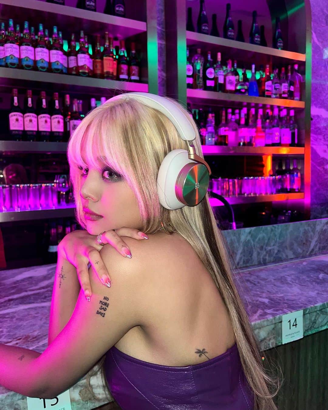 ソンのインスタグラム：「I got a face they like to taste Tasty, taste it gets 'em so rowdy, rowdy, rowdy Rowdy, rowdy, rowdy They got a face that don't behave Fussy, fussy, why you so rowdy, rowdy, rowdy? Rowdy, rowdy, rowdy  Thank you @bangolufsen for the love and support for this release 🎶」