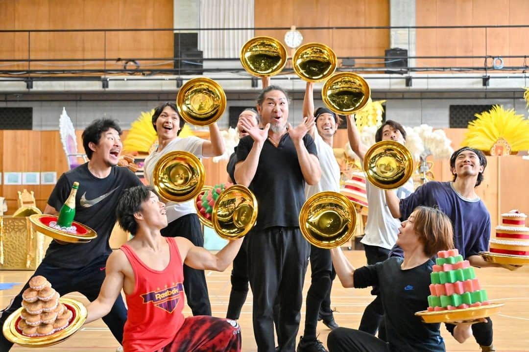 劇団四季のインスタグラム：「8月27日（日）、いよいよ公演再開！ディズニーミュージカル『アラジン』の稽古場より  🎫2024年6月公演分まで発売中 電通四季劇場［海］  #アラジン #電通四季劇場海 #劇団四季 #ディズニー #Aladdin #shikitheatrecompany #disney」