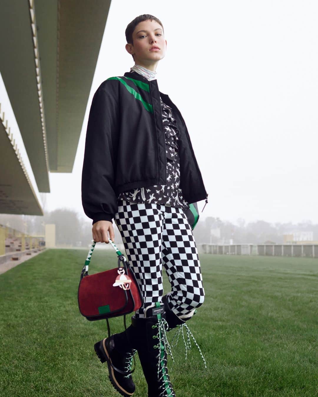 Longchampさんのインスタグラム写真 - (LongchampInstagram)「Checkmate or Soulmate.  Collection: #LongchampFW23 Bag: #LongchampFoulonne Ready-to-wear: @longchamp  Photographer: @eddiewrey Casting: julialangecasting Hair stylist: Pierre Saint-Sever Make-up artist: @helenevasnier Model: @mariebelleworlds  #longchamp #newcollection #longchampgirls #horseracing #green #french #classic #bag #hippodrome」8月21日 17時02分 - longchamp