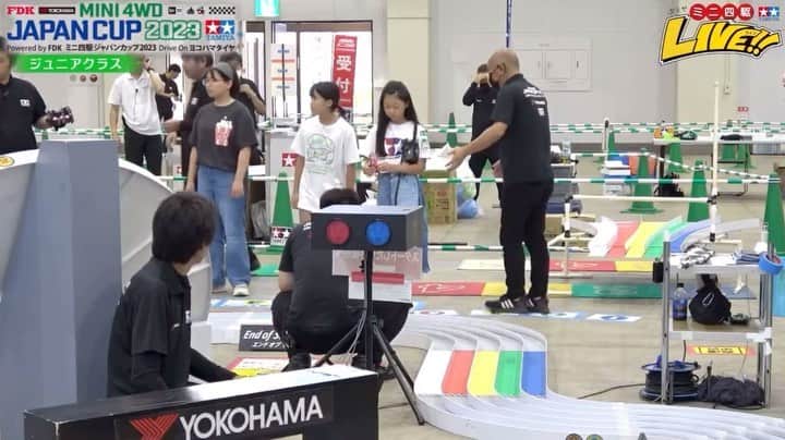 ミニ四駆のインスタグラム：「. 【ミニ四駆 ジャパンカップ2023 福井大会‪】‬ 🏁ジュニアクラス優勝決定戦 予選を勝ち抜いた女性レーサー3名によるファイナルヒート!!🔥  #ミニ四駆  #mini4wd  #tamiyamini4wd」