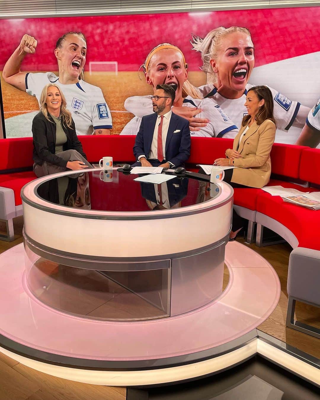 ジェンマ・ボナーのインスタグラム：「Honoured to be invited on @bbcbreakfast this morning talking @lionesses + the incredible impact they have made on inspiring the future generations ❤️ #lionesses」