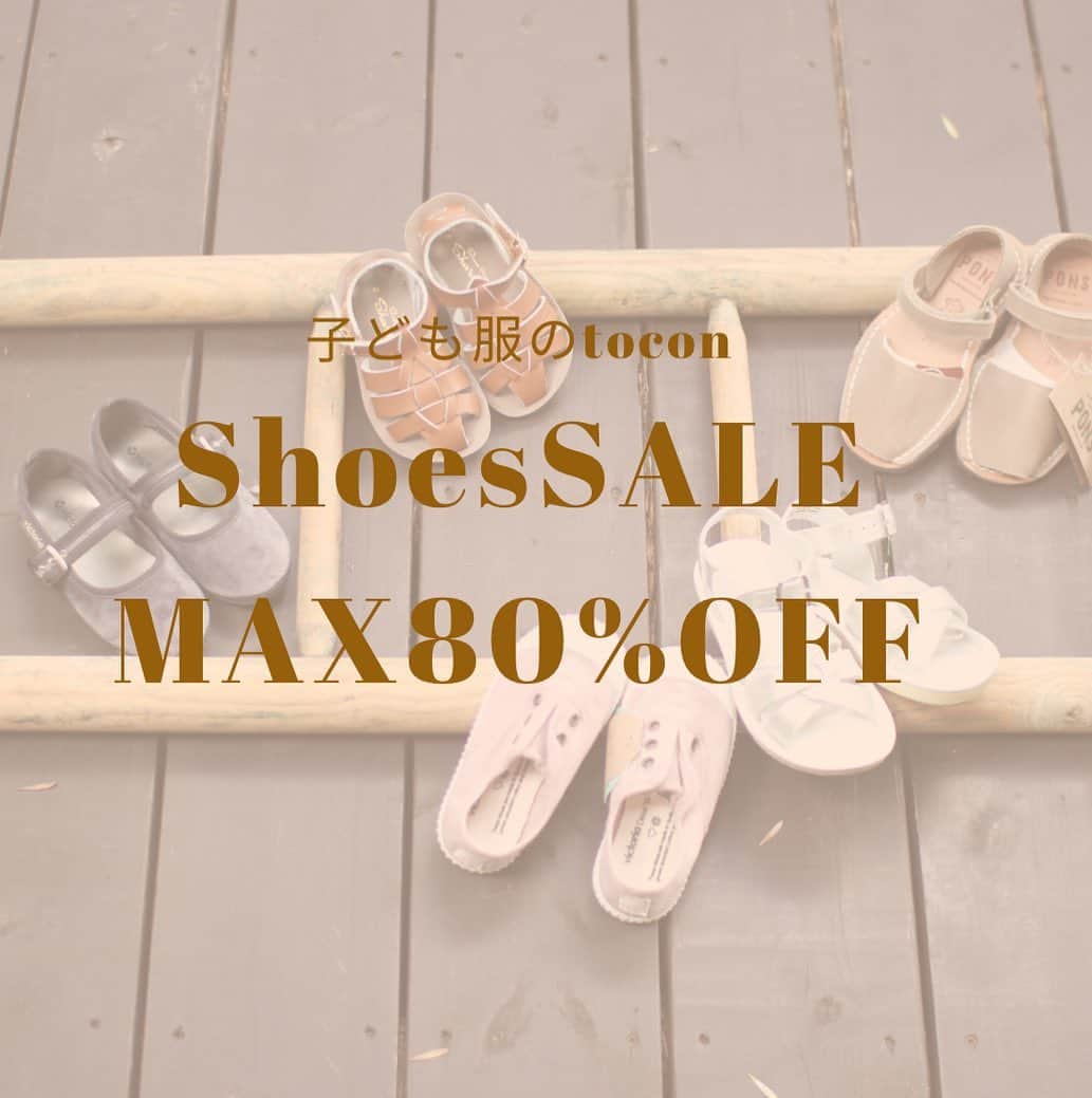 tocon (トコン) のインスタグラム：「ShoesSALEスタート🔥 今大活躍のサンダルはもちろん、 寒い時期にあたたかく可愛く履けるムートン、 時期を問わず大活躍のスニーカーも最大80%OFFと大変お得になっております🥺✨ オンラインページからセール会場ご覧いただけますので是非チェックしてみてくださいね🐶🌟」