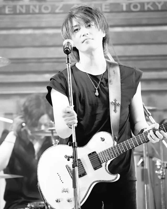 のインスタグラム：「今週から曲作り、音楽モード全開で行くぞーい。 さて、まずは写真展の準備だ。 12.2～　in大阪　　　  12.9～　in東京  また詳細はお待ちを。。 今週もfight！」