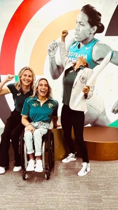 サリー・フィッツギボンズのインスタグラム：「United as one through the power of sport is what makes me truly happy. Capping off an inspiring week surrounded by inspiring people at the launch of the @ausparalympics road to Paris24 supported by my team @harveynormanau This day made my heart full 💚💛」