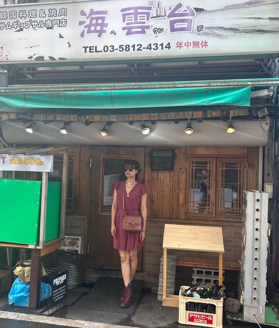 佐田真由美さんのインスタグラム写真 - (佐田真由美Instagram)「上野でカルチャーっぽく遊んだ日。 （仕事） 韓国料理やさんを探し求めてこちらの渋いお店に決定。 辛ラーメンやキムチの買い忘れ。 が、しかし 気づけど♡ばかりの今日 私のring ゆきちゃんのターコイズネックレス 靴下 コーヒー ♡に溢れた日。 お誕生日にと頂いたプレゼントが風呂敷仕立てで可愛かった。さすがゆきちゃん✨ 着ているワンピースは娘達に教えて貰った日本初上陸した @brandymelvilleeu  @brandymelvilleusa  #HaileyBieber が着ていたらしいw 上野でお洒落なホテルも見つけた❣️ @nohgahotel.ueno   #さだまゆコーデ」8月21日 17時34分 - sadamayumi