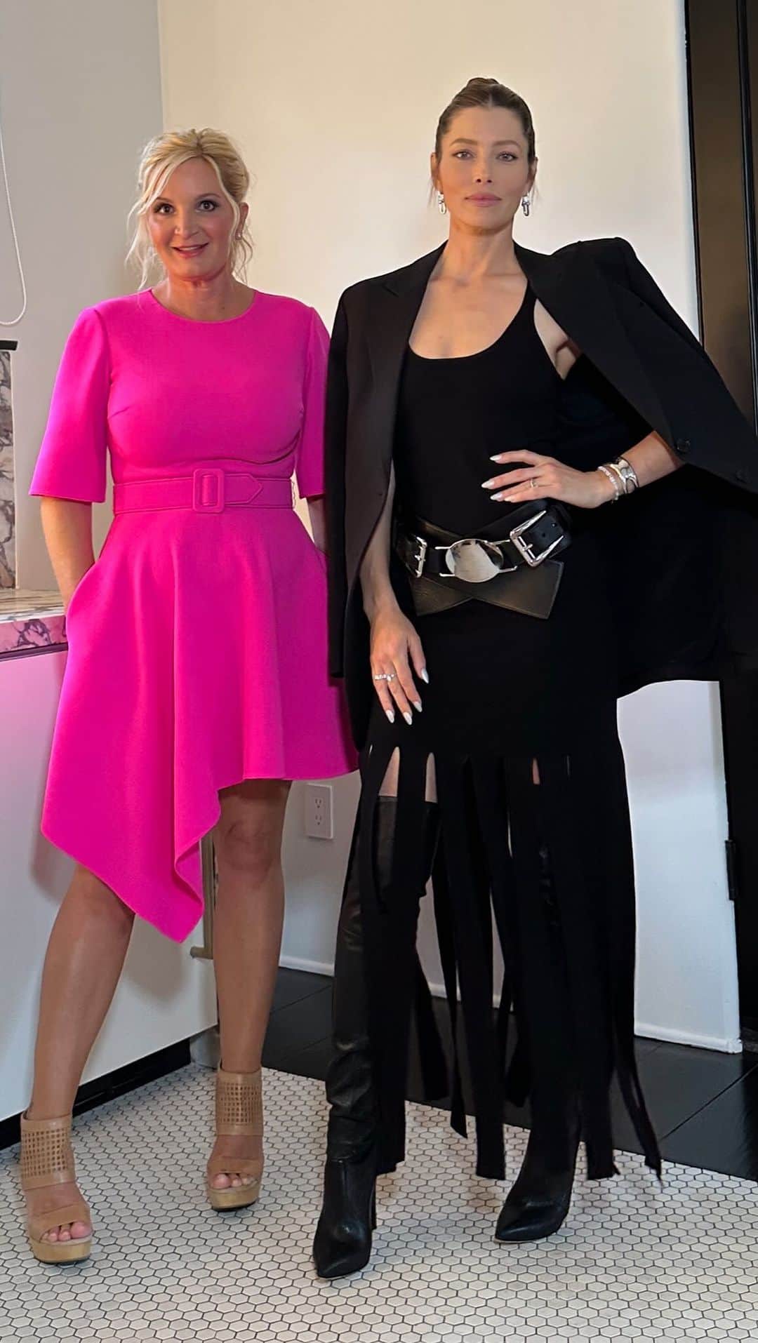 ジェシカ・ビールのインスタグラム：「Happy birthday bestie! You bring the fun and the heart to all our lives! Grateful for you, even all your goofy shit. Love you lady. Get spoiled today.」