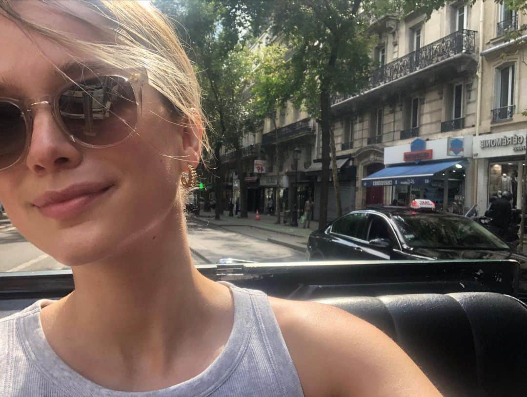 エリザベス・ライルのインスタグラム：「Transported back in time thanks to @paris_old_time truly the most magical way to explore Paris. Merci!」