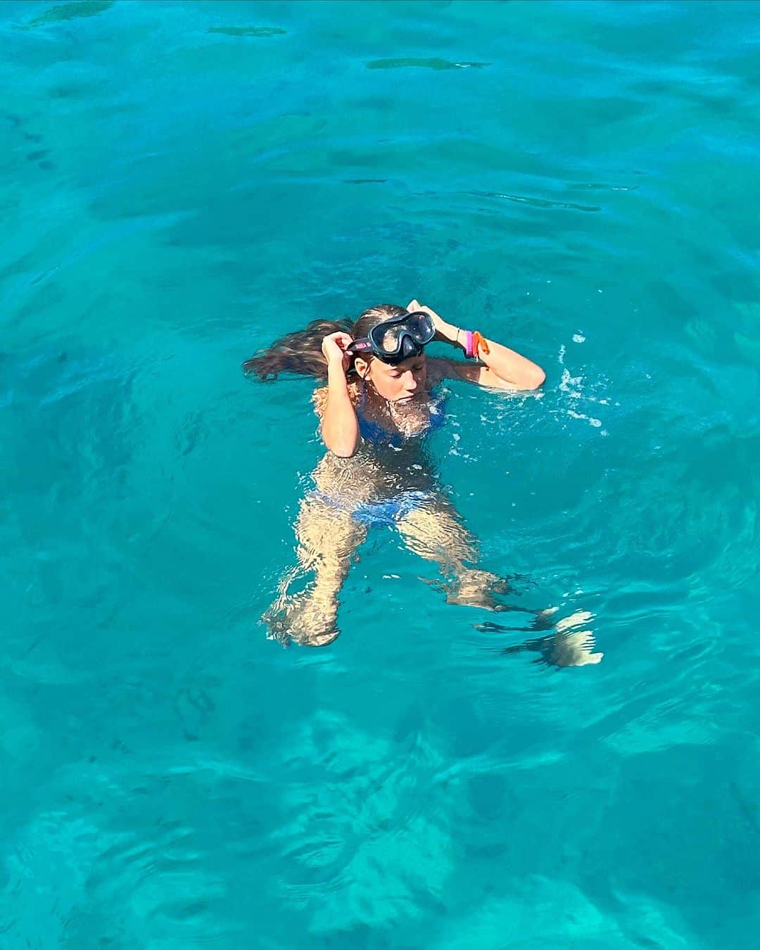Alessia Marcuzziさんのインスタグラム写真 - (Alessia MarcuzziInstagram)「1. Posa non posa 🤣 2. Sirenetta Mia  3. Tommy boy 4. Posa posa 5. Mia e Alice  6. Io e Nati a Gemiler Island ( le rovine di cinque chiese bizantine costruite tra il IV e il VI secolo su una piccola isola turca) 7. Luce 8. Luna di kalkan 9. Libera❤️」8月22日 4時05分 - alessiamarcuzzi