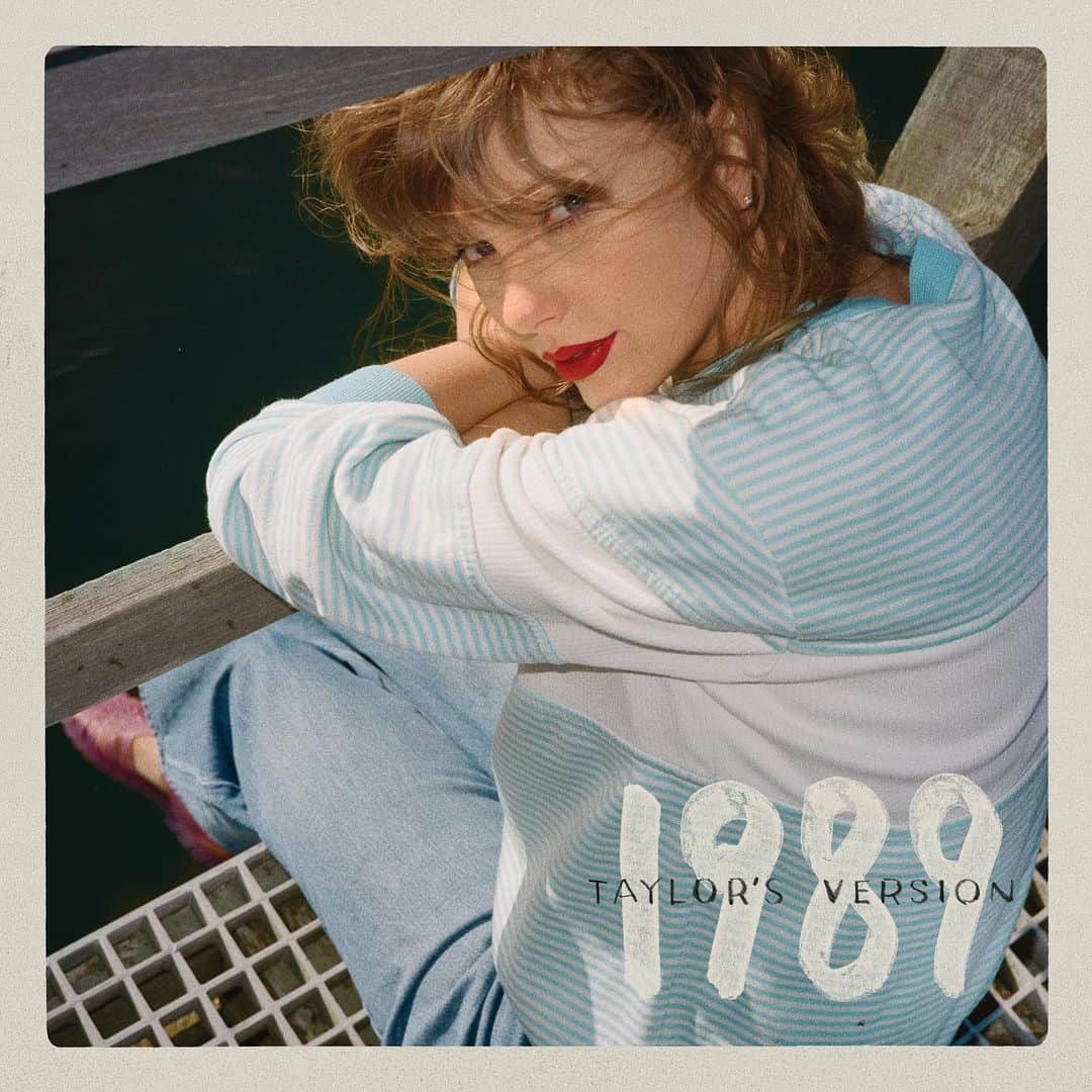 のインスタグラム：「Oh hi guys! The Aquamarine Green Edition of 1989 (my version) is available on my site for the next 48 hours 🩵😎  📷: @bethgarrabrant」