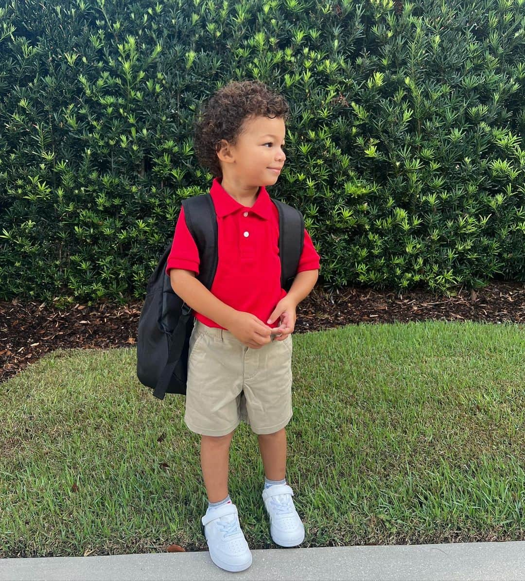 さんのインスタグラム写真 - (Instagram)「My big boy started school today. I left the school saying “I made a mistake I’m just going to homeschool him forever!!!!” Lol!! I was so sad but I’m so excited for him to learn and make friends. Our baby forever 😭🤍」8月22日 4時09分 - audreyanamichelle